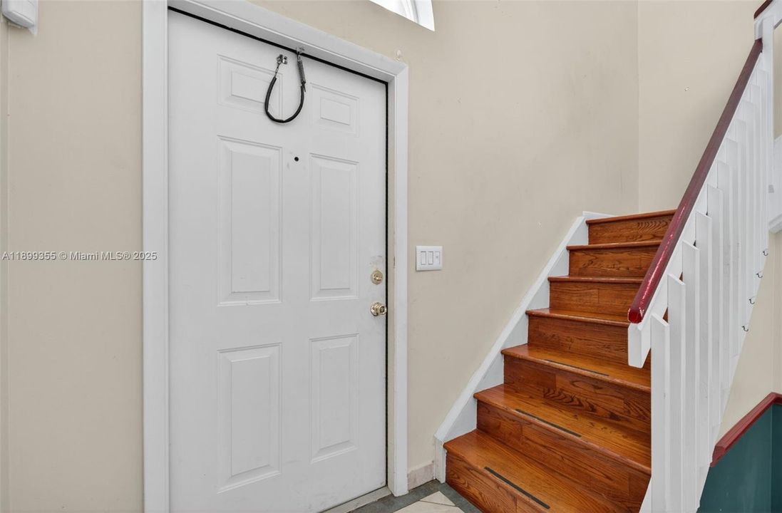 Active With Contract: $499,900 (3 beds, 2 baths, 1836 Square Feet)