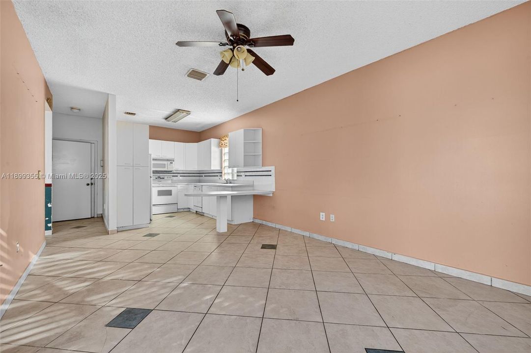 Active With Contract: $499,900 (3 beds, 2 baths, 1836 Square Feet)