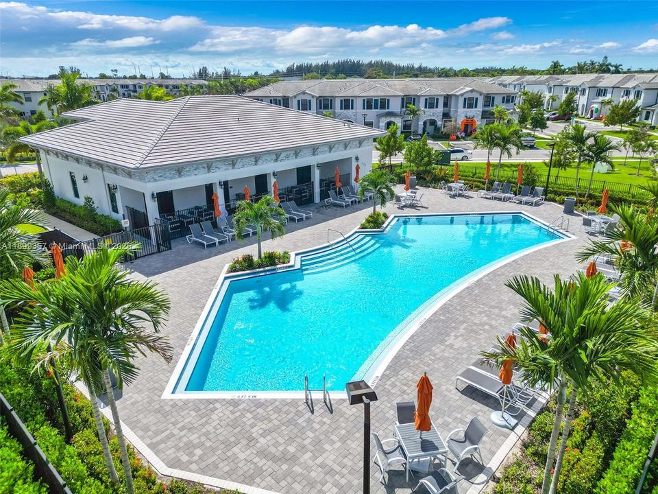 For Rent: $2,900 (3 beds, 2 baths, 1722 Square Feet)