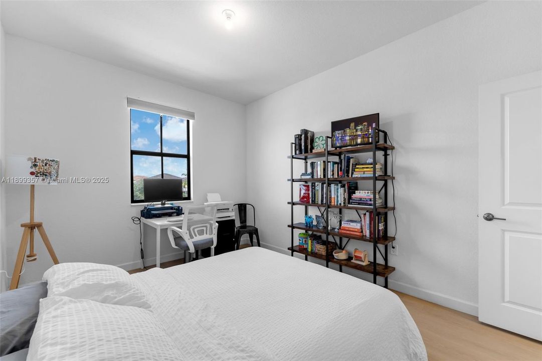 For Rent: $2,900 (3 beds, 2 baths, 1722 Square Feet)