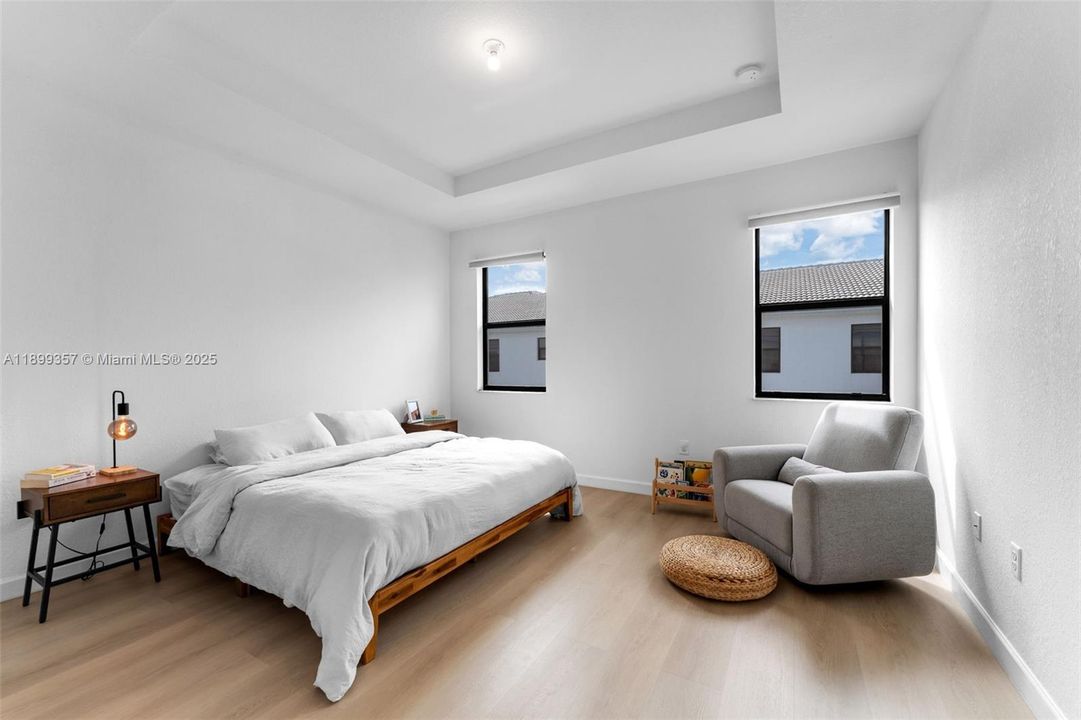 For Rent: $2,900 (3 beds, 2 baths, 1722 Square Feet)