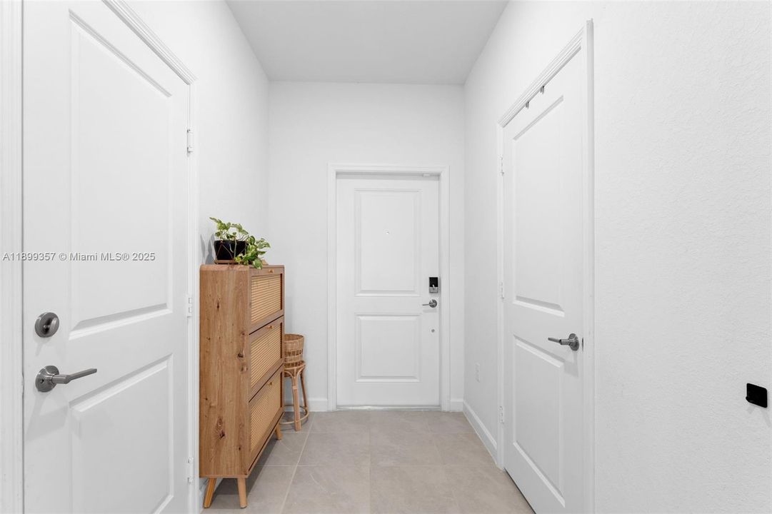 For Rent: $2,900 (3 beds, 2 baths, 1722 Square Feet)