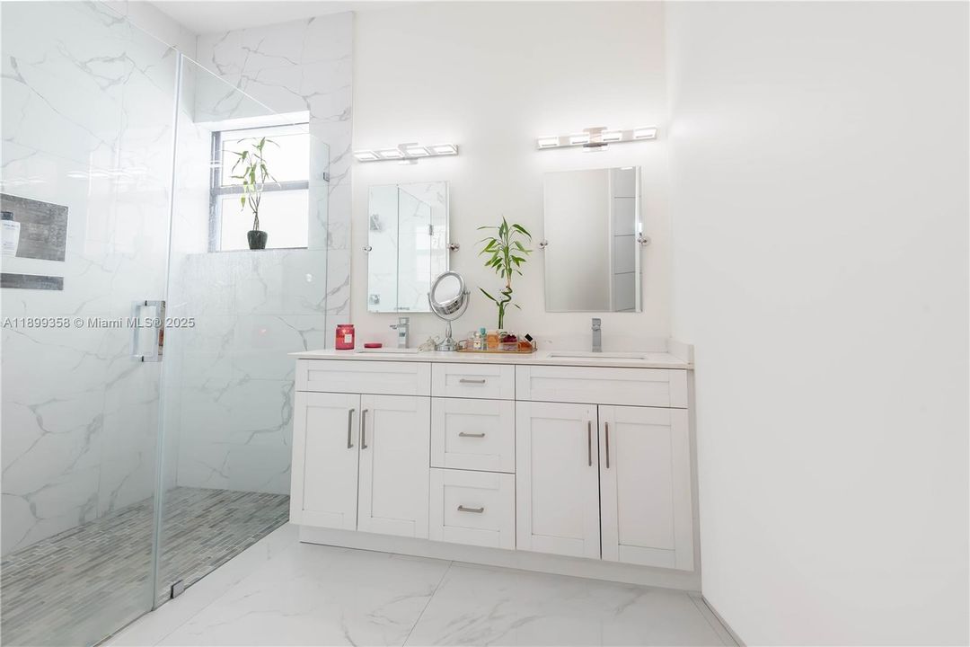 Recently Rented: $7,800 (4 beds, 3 baths, 2398 Square Feet)