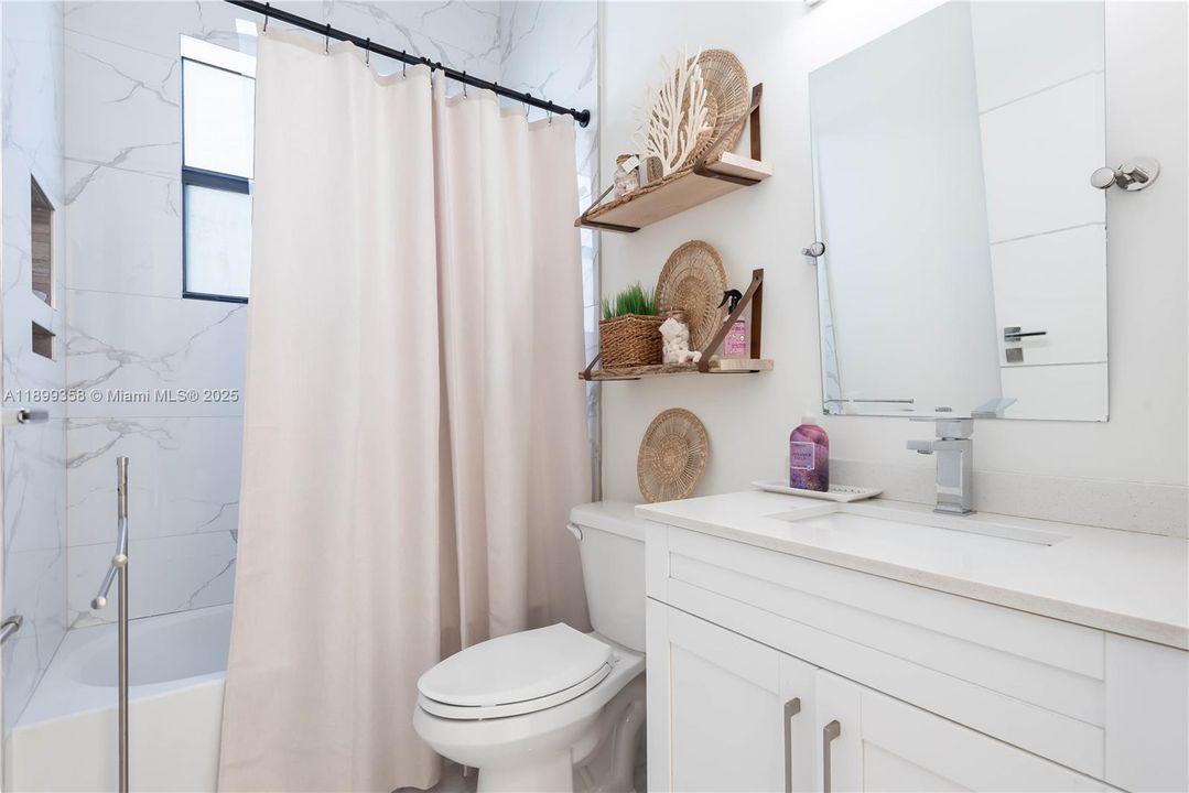 Recently Rented: $7,800 (4 beds, 3 baths, 2398 Square Feet)