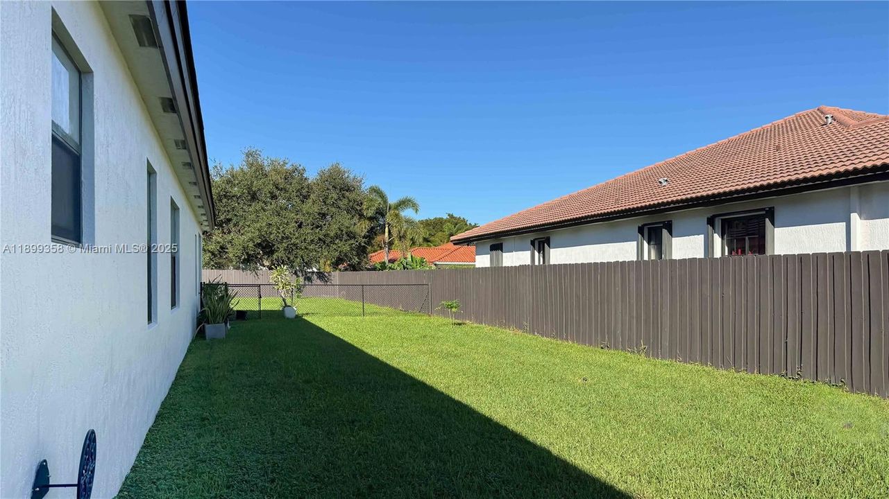 Recently Rented: $7,800 (4 beds, 3 baths, 2398 Square Feet)