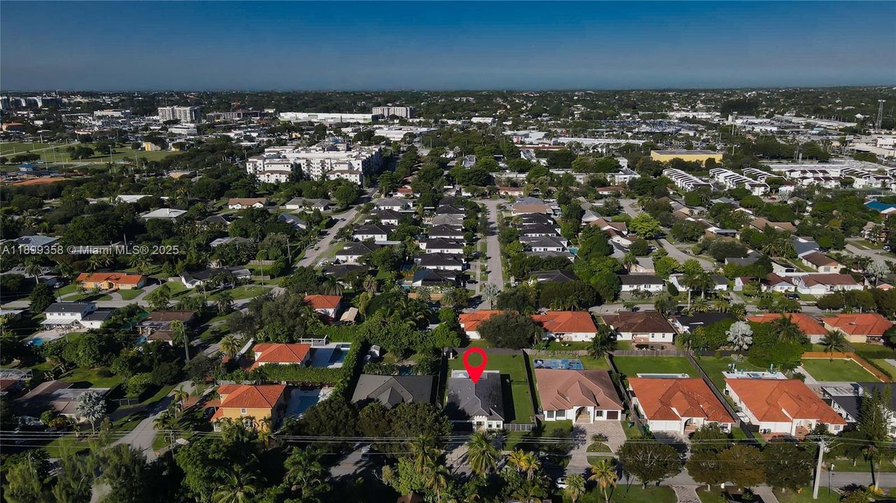 Recently Rented: $7,800 (4 beds, 3 baths, 2398 Square Feet)