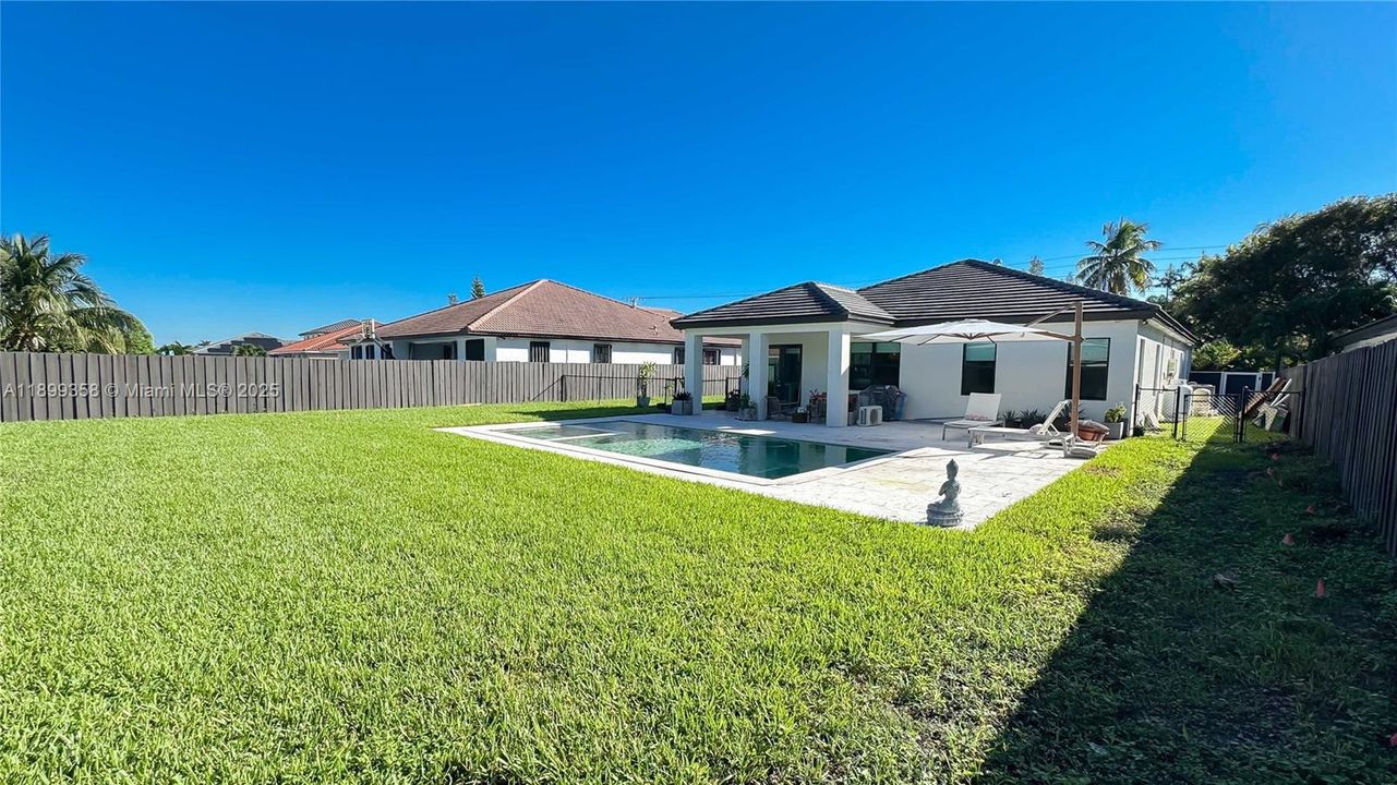 Recently Rented: $7,800 (4 beds, 3 baths, 2398 Square Feet)