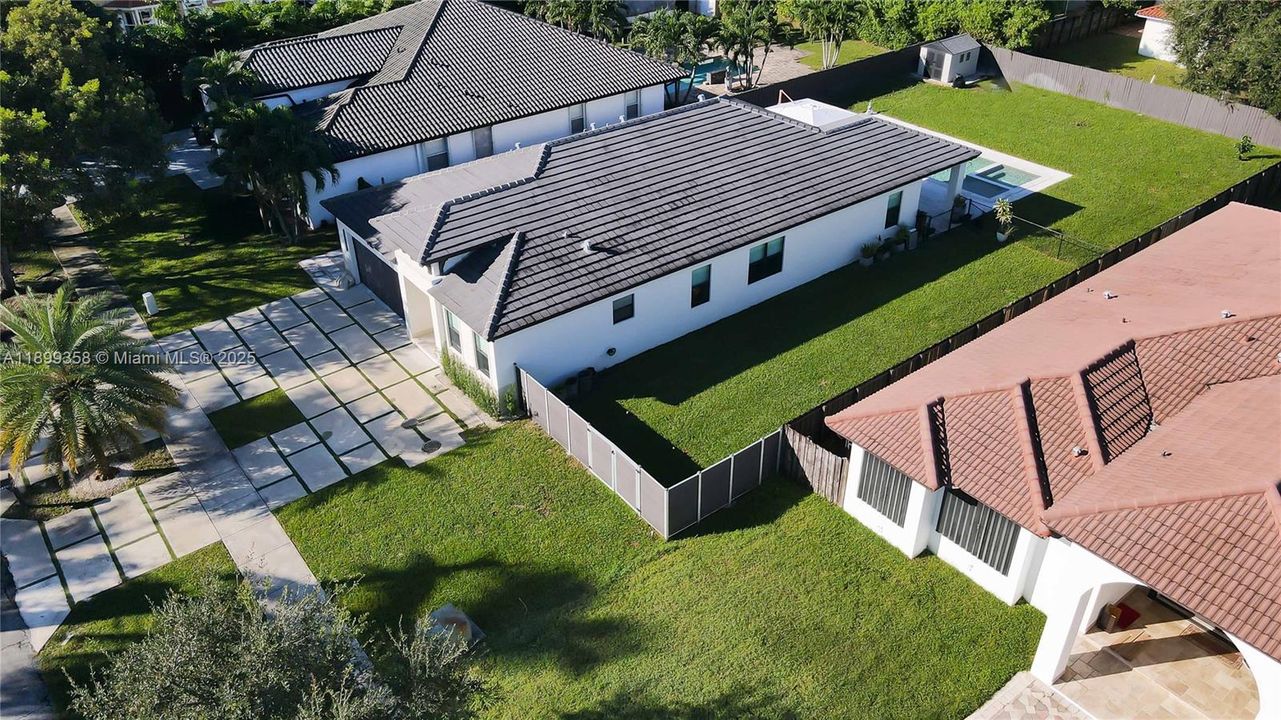 Recently Rented: $7,800 (4 beds, 3 baths, 2398 Square Feet)