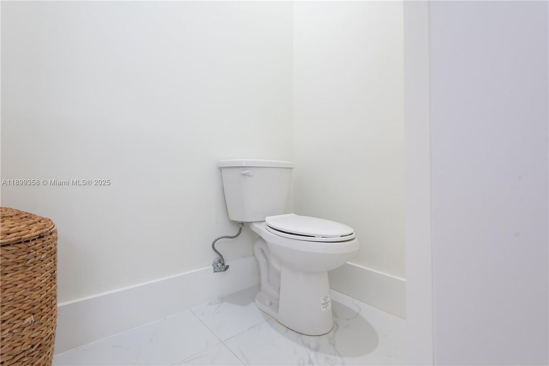 Recently Rented: $7,800 (4 beds, 3 baths, 2398 Square Feet)