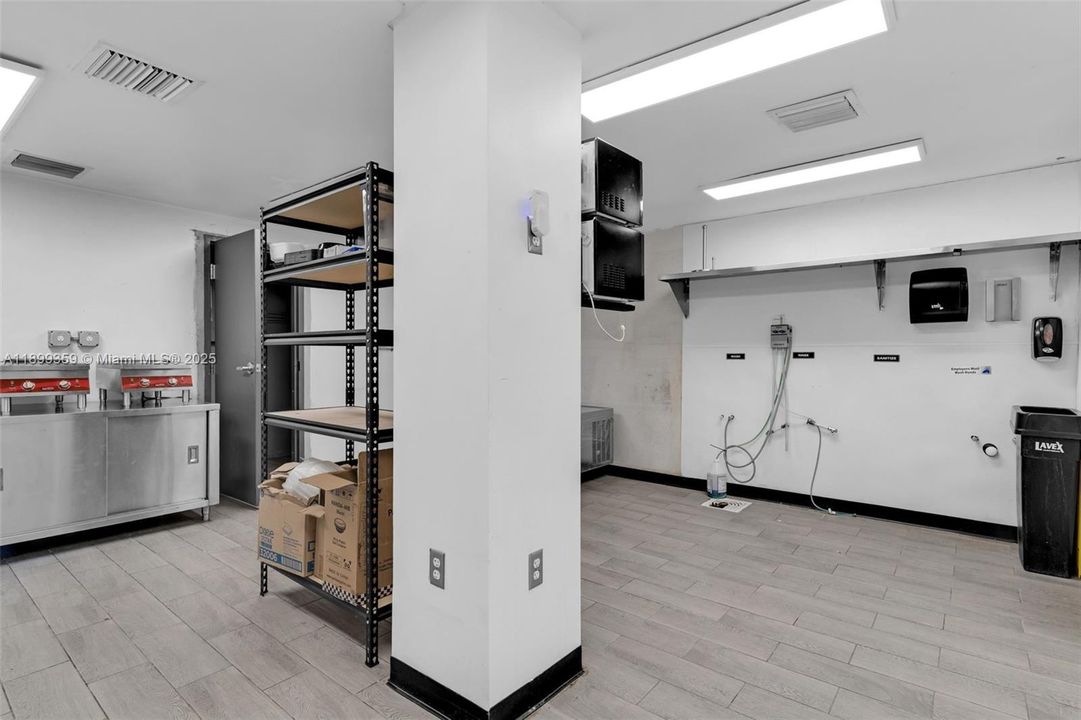 Active With Contract: $8,500 (2 beds, 1 baths, 0 Square Feet)