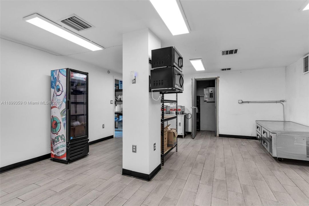 Active With Contract: $8,500 (2 beds, 1 baths, 0 Square Feet)