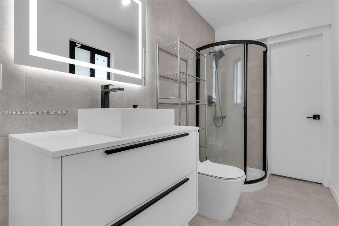 JACK & JILL BATHROOM