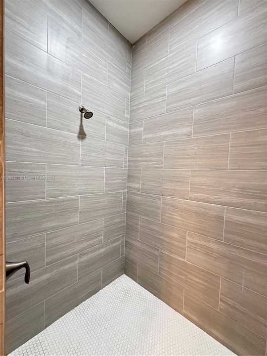 For Rent: $2,200 (4 beds, 2 baths, 1439 Square Feet)