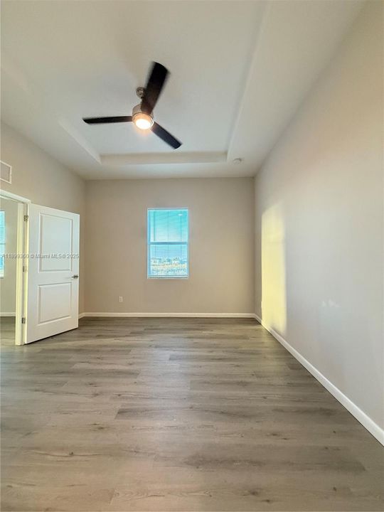 For Rent: $2,200 (4 beds, 2 baths, 1439 Square Feet)