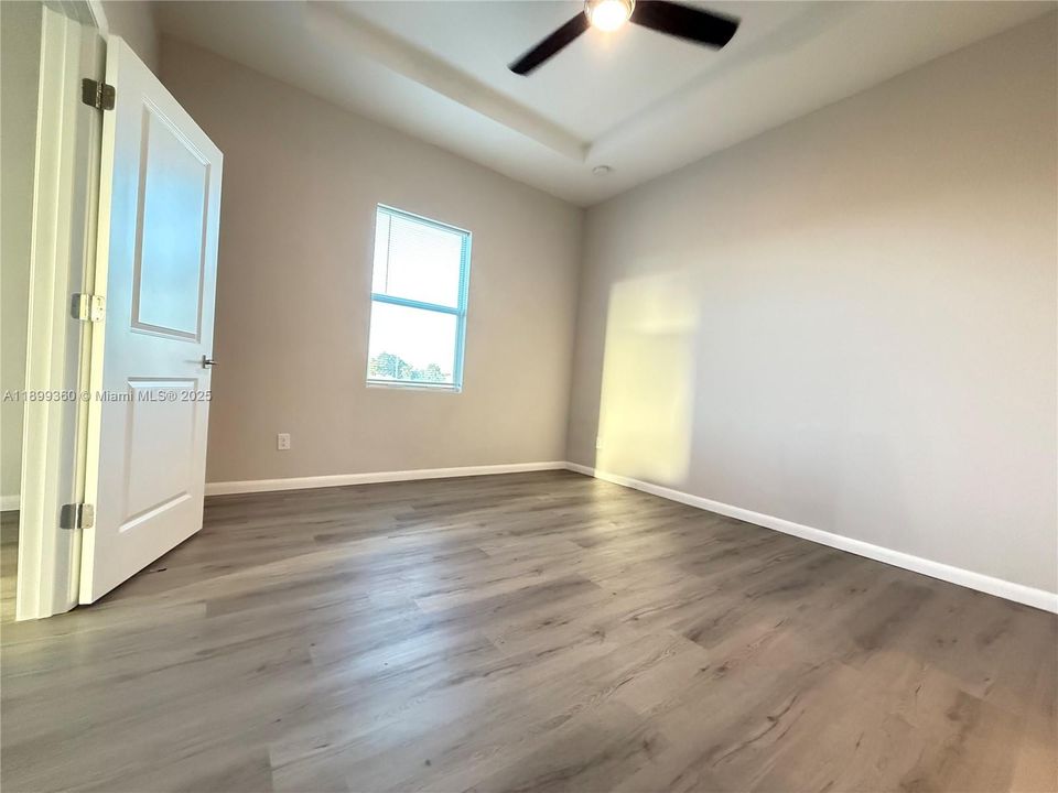 For Rent: $2,200 (4 beds, 2 baths, 1439 Square Feet)