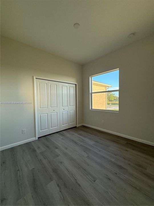 For Rent: $2,200 (4 beds, 2 baths, 1439 Square Feet)
