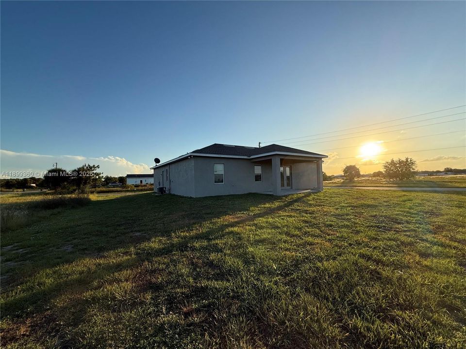 For Rent: $2,200 (4 beds, 2 baths, 1439 Square Feet)