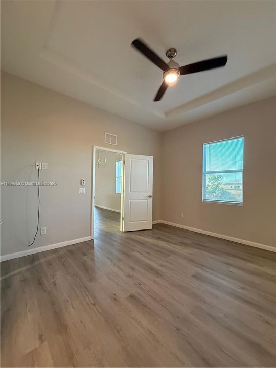 For Rent: $2,200 (4 beds, 2 baths, 1439 Square Feet)