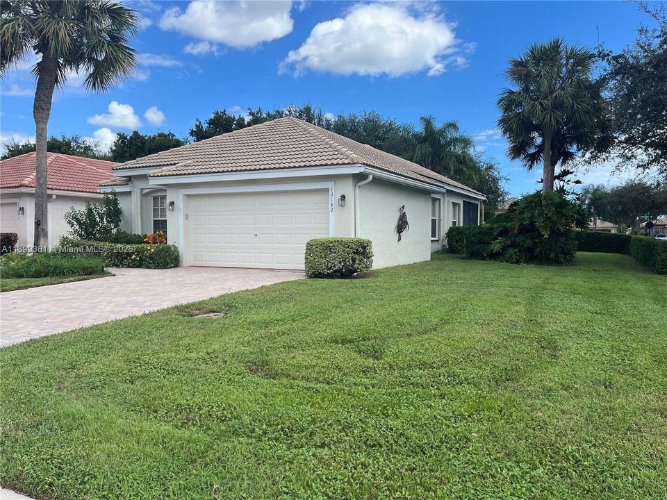 For Sale: $409,000 (3 beds, 2 baths, 1606 Square Feet)