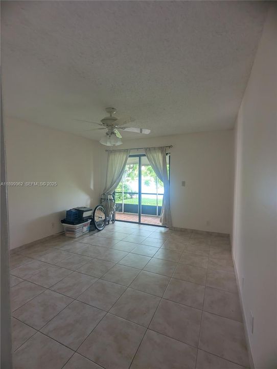 For Rent: $2,600 (2 beds, 2 baths, 1048 Square Feet)