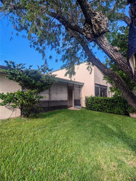 For Rent: $2,600 (2 beds, 2 baths, 1048 Square Feet)