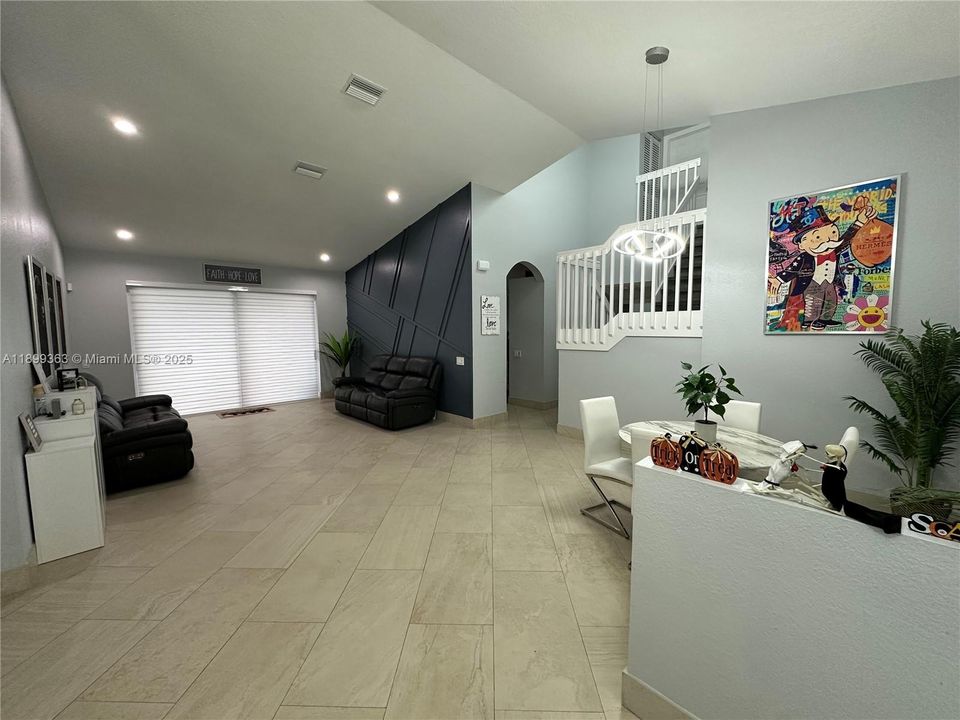 Recently Rented: $6,950 (4 beds, 3 baths, 2776 Square Feet)