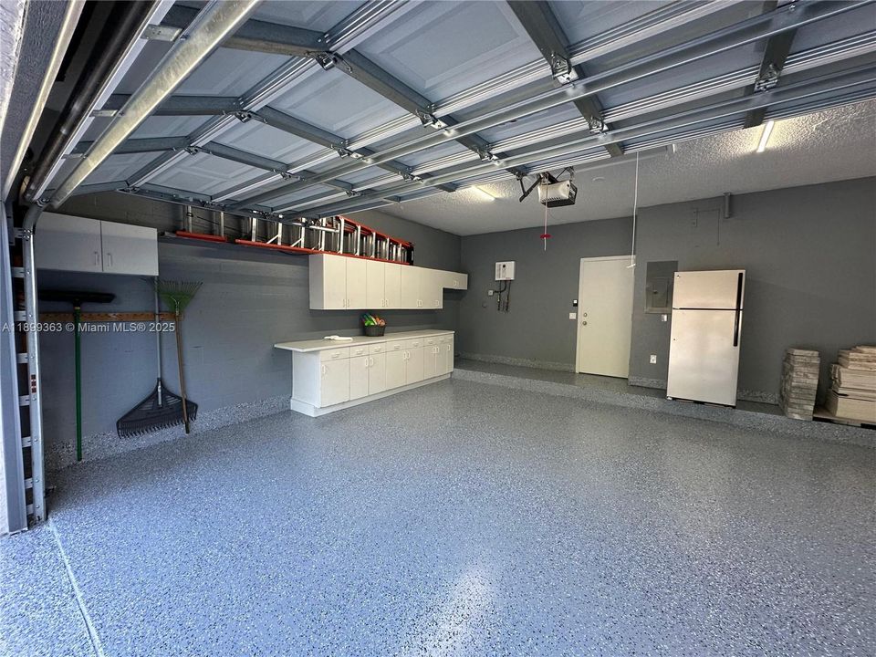 Recently Rented: $6,950 (4 beds, 3 baths, 2776 Square Feet)