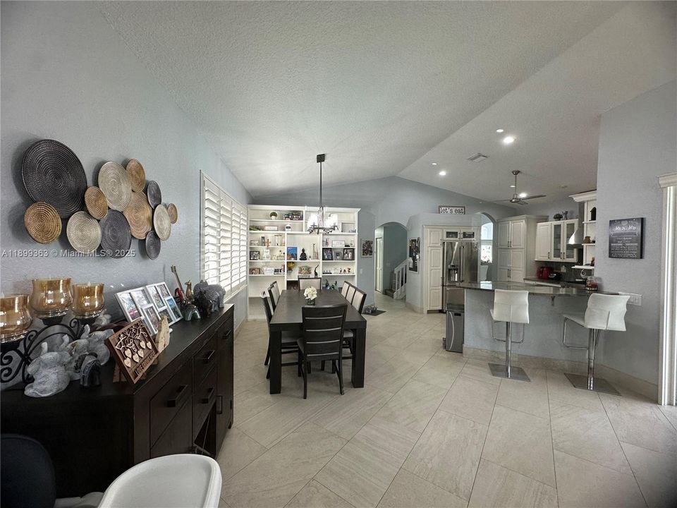 Recently Rented: $6,950 (4 beds, 3 baths, 2776 Square Feet)