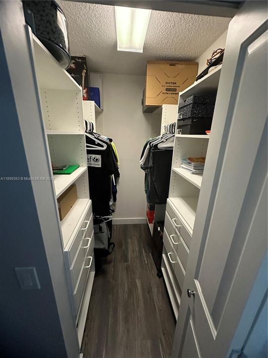 Recently Rented: $6,950 (4 beds, 3 baths, 2776 Square Feet)