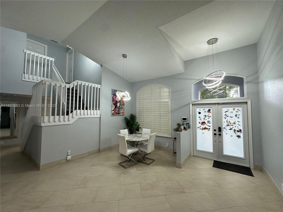 Recently Rented: $6,950 (4 beds, 3 baths, 2776 Square Feet)