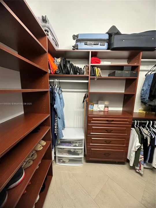 Recently Rented: $6,950 (4 beds, 3 baths, 2776 Square Feet)