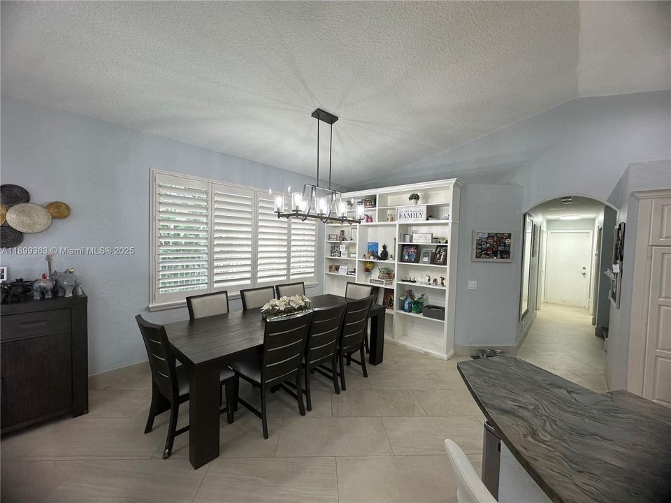 Recently Rented: $6,950 (4 beds, 3 baths, 2776 Square Feet)