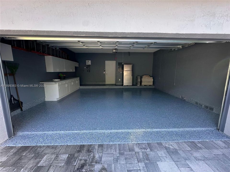 Recently Rented: $6,950 (4 beds, 3 baths, 2776 Square Feet)