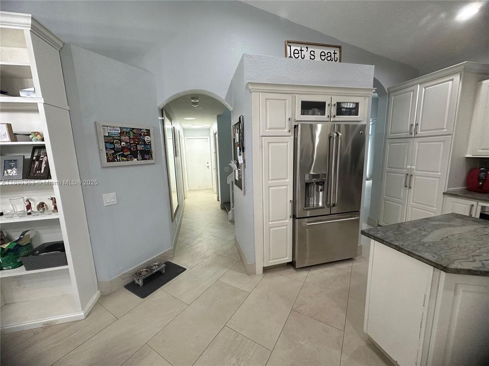 Recently Rented: $6,950 (4 beds, 3 baths, 2776 Square Feet)