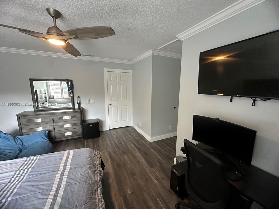 Recently Rented: $6,950 (4 beds, 3 baths, 2776 Square Feet)