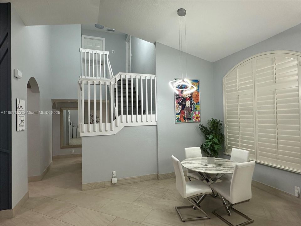 Recently Rented: $6,950 (4 beds, 3 baths, 2776 Square Feet)