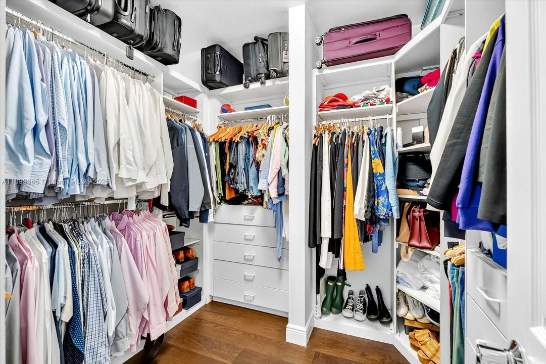 For Sale: $2,300,000 (3 beds, 3 baths, 2310 Square Feet)