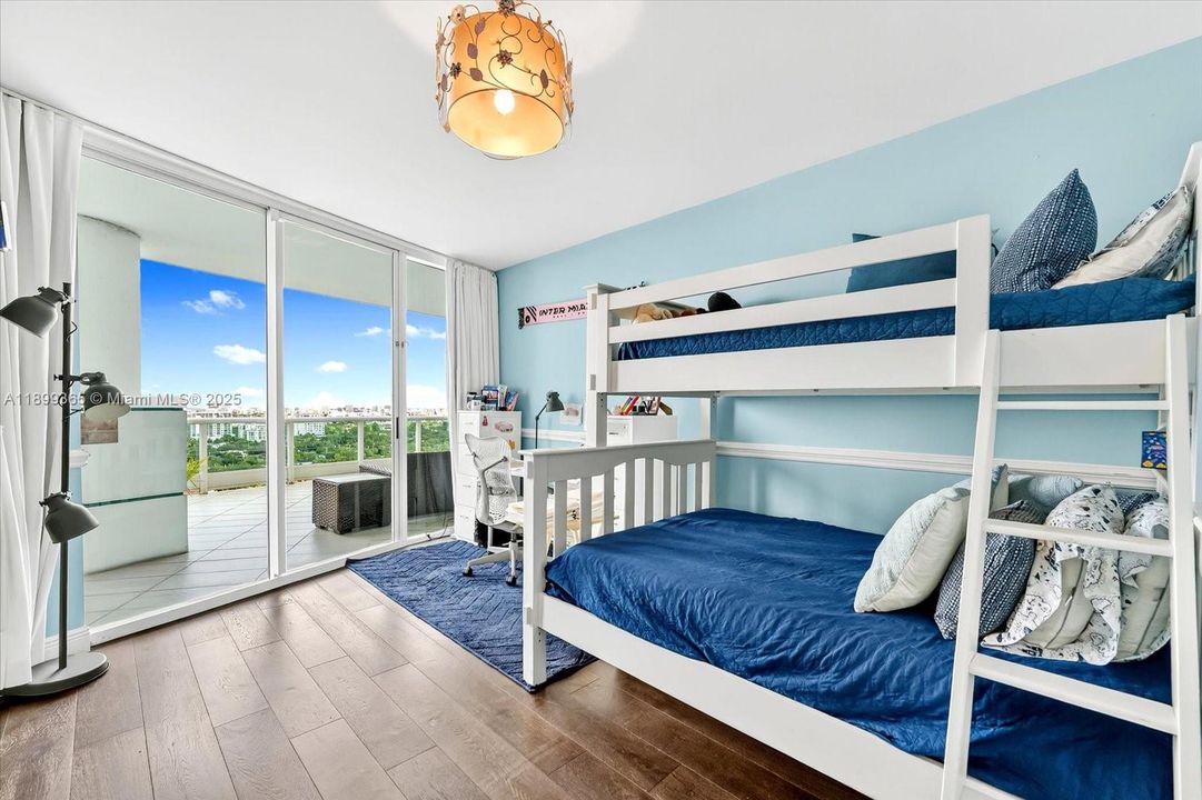 For Sale: $2,300,000 (3 beds, 3 baths, 2310 Square Feet)