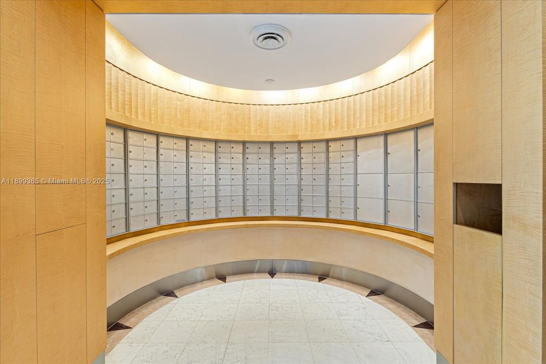 For Sale: $2,300,000 (3 beds, 3 baths, 2310 Square Feet)