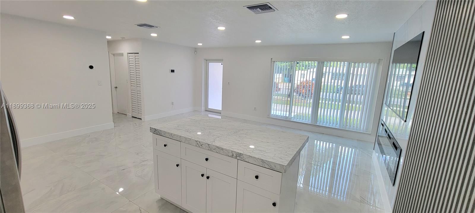 Recently Sold: $525,000 (3 beds, 2 baths, 1368 Square Feet)