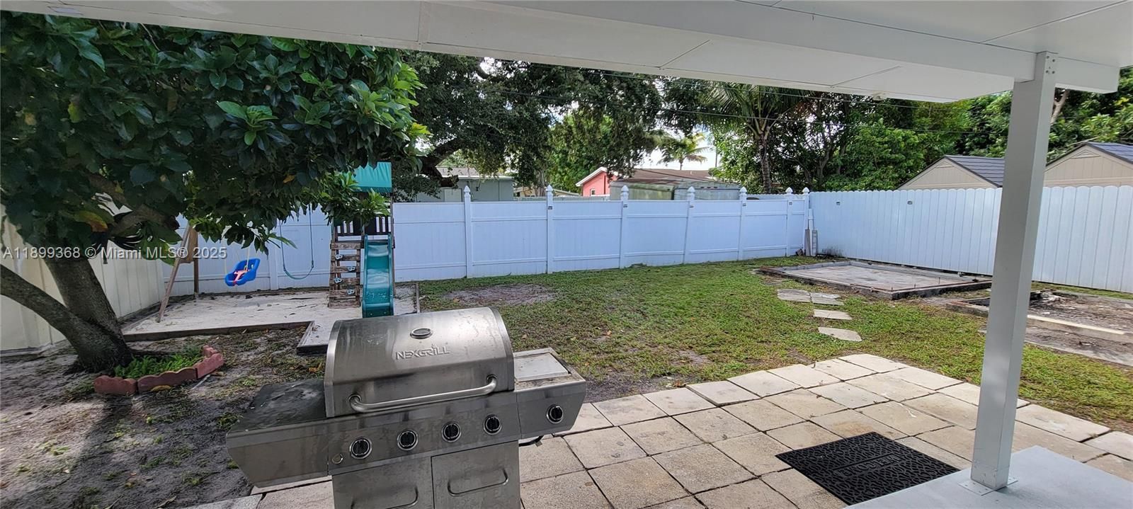 Recently Sold: $525,000 (3 beds, 2 baths, 1368 Square Feet)