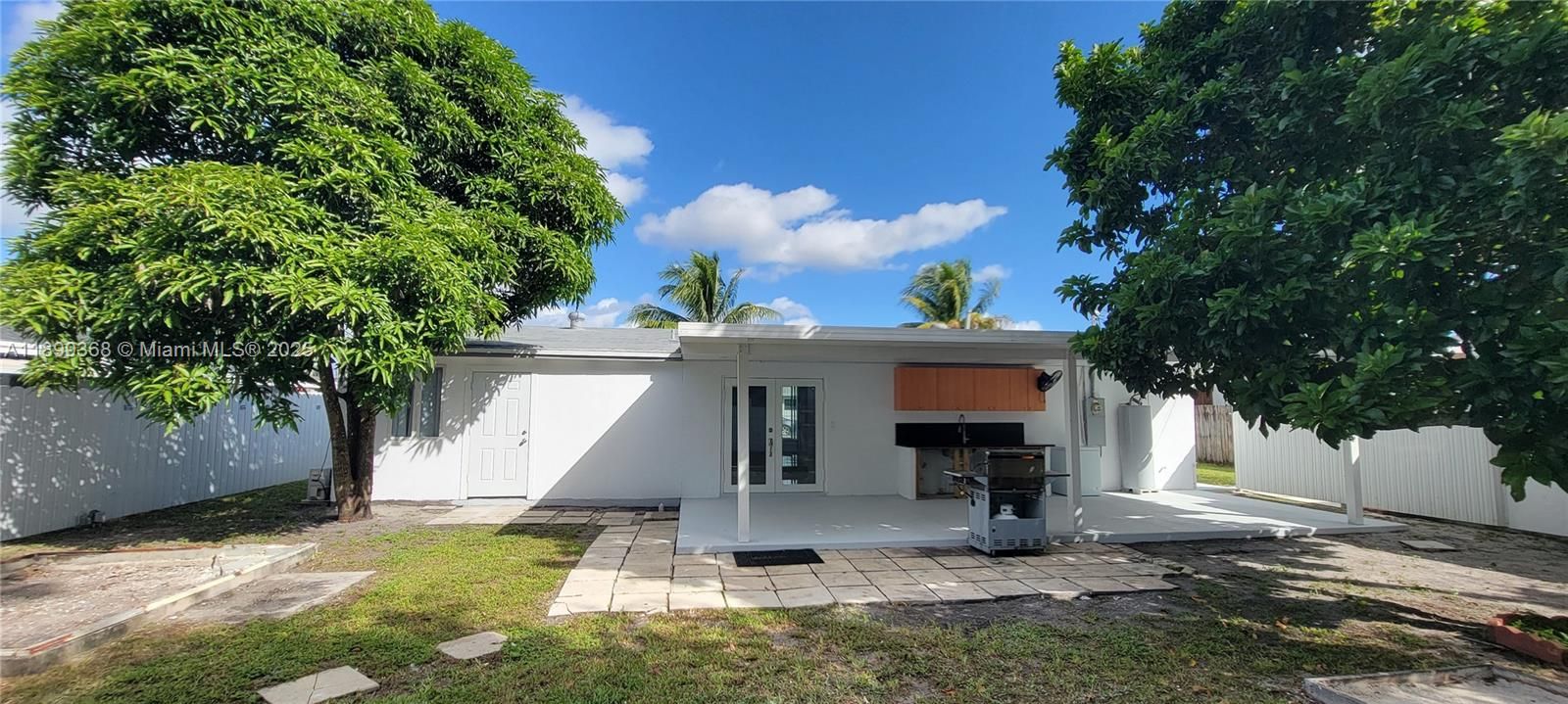 Recently Sold: $525,000 (3 beds, 2 baths, 1368 Square Feet)