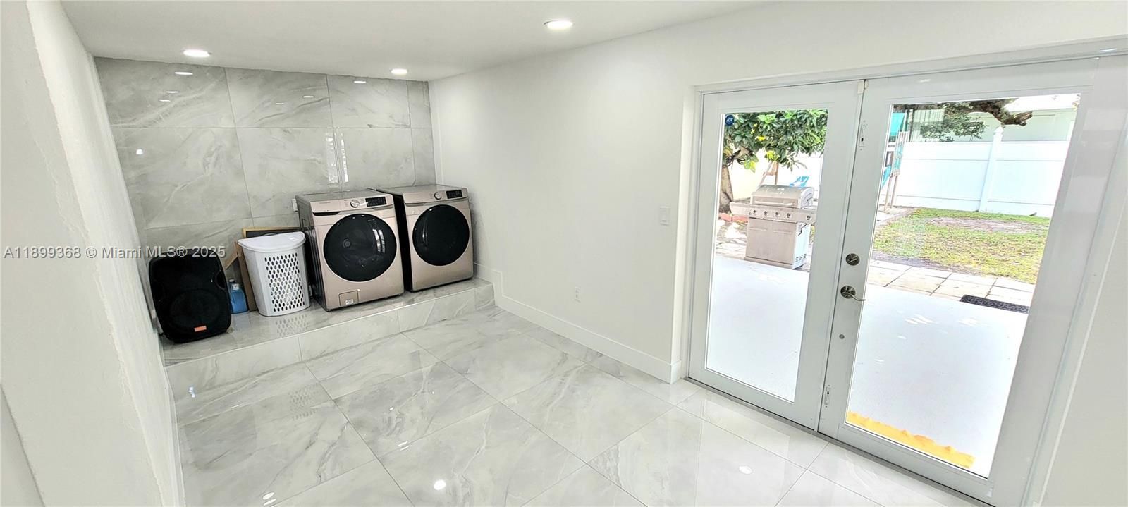 Recently Sold: $525,000 (3 beds, 2 baths, 1368 Square Feet)