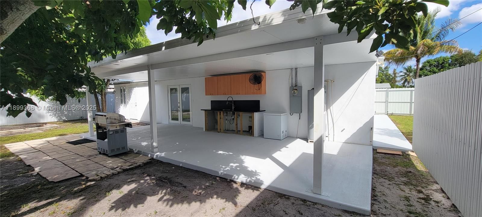 Recently Sold: $525,000 (3 beds, 2 baths, 1368 Square Feet)