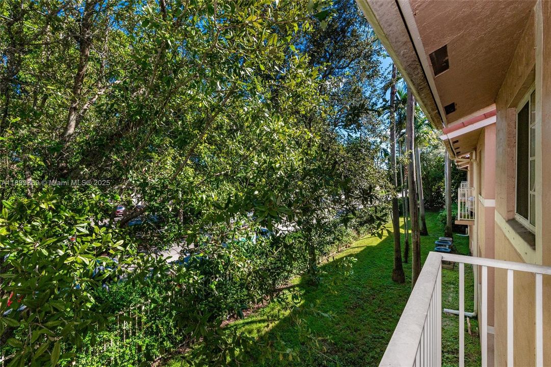 Recently Rented: $2,400 (2 beds, 2 baths, 916 Square Feet)