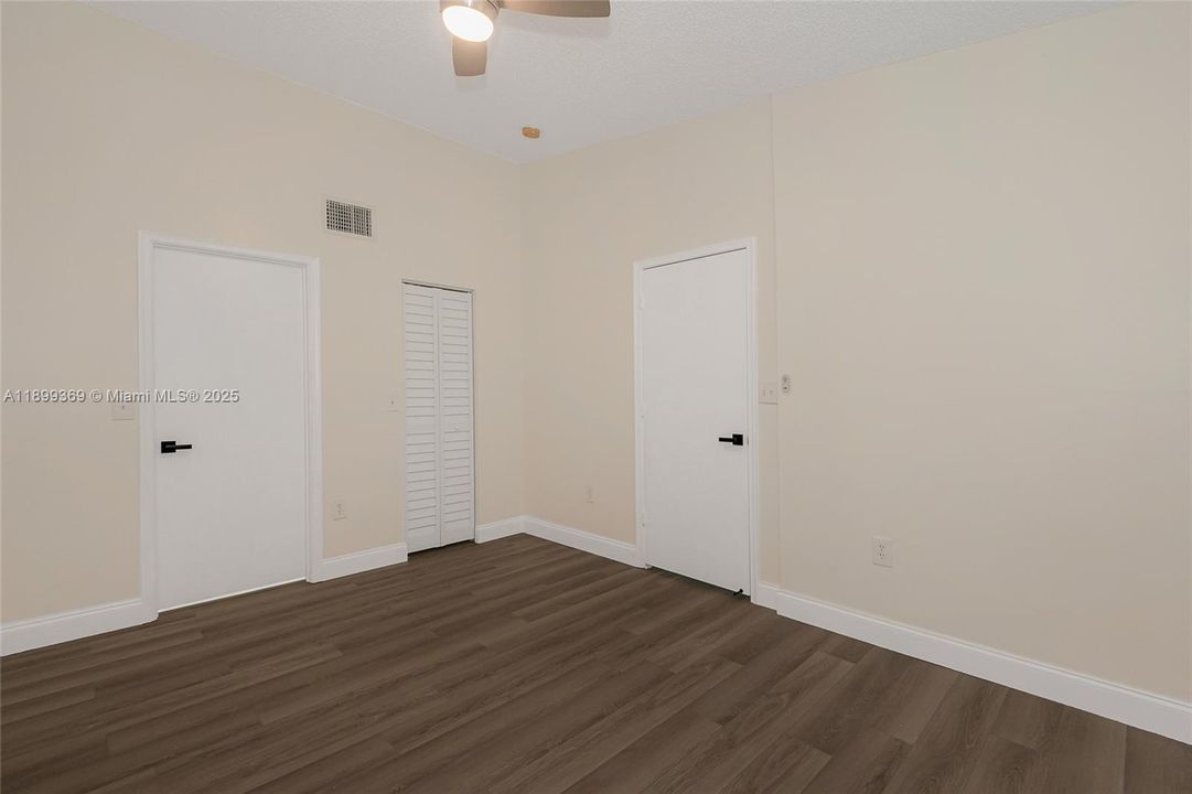 Recently Rented: $2,400 (2 beds, 2 baths, 916 Square Feet)