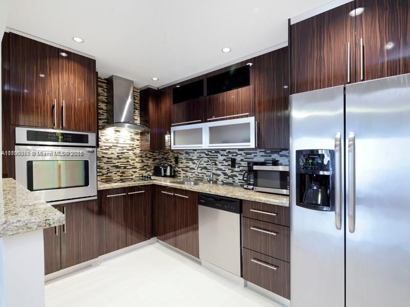 For Rent: $2,200 (1 beds, 1 baths, 1000 Square Feet)