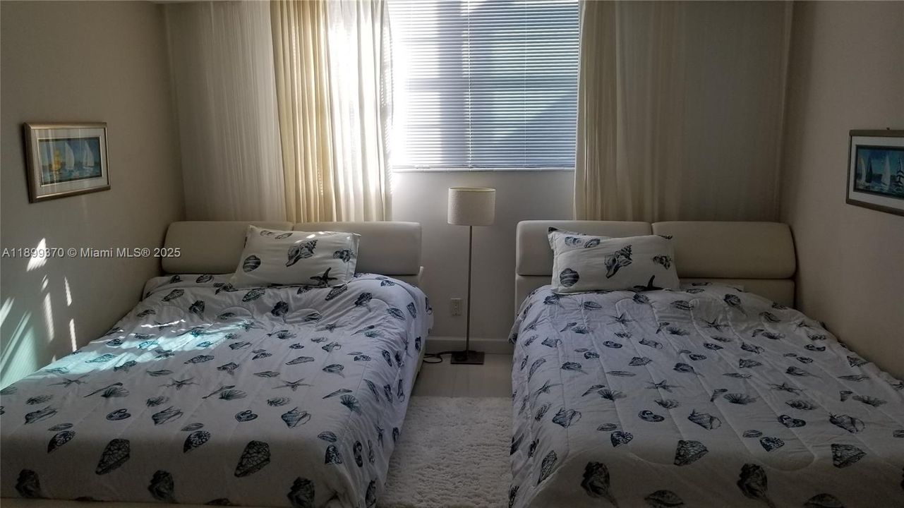 For Rent: $2,200 (1 beds, 1 baths, 1000 Square Feet)