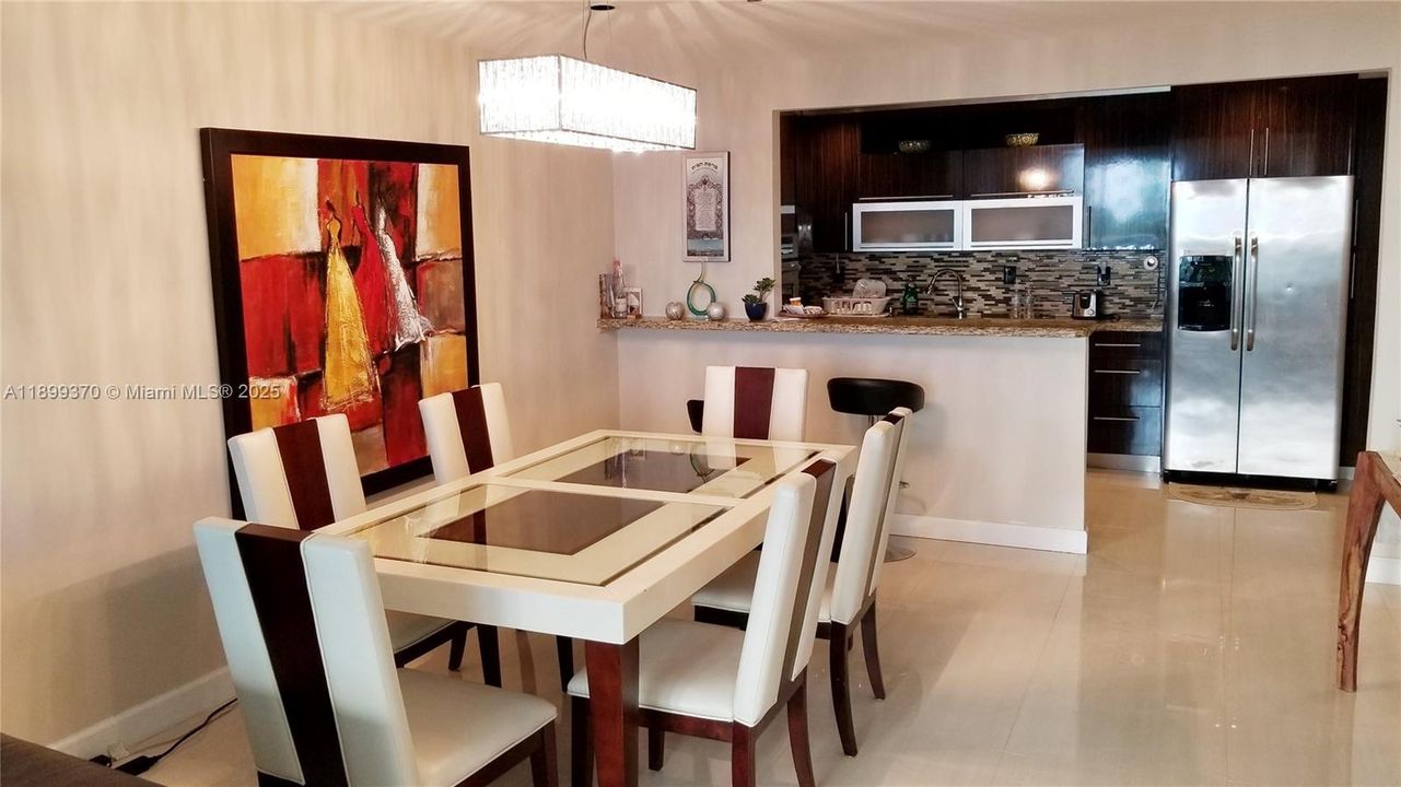 For Rent: $2,200 (1 beds, 1 baths, 1000 Square Feet)