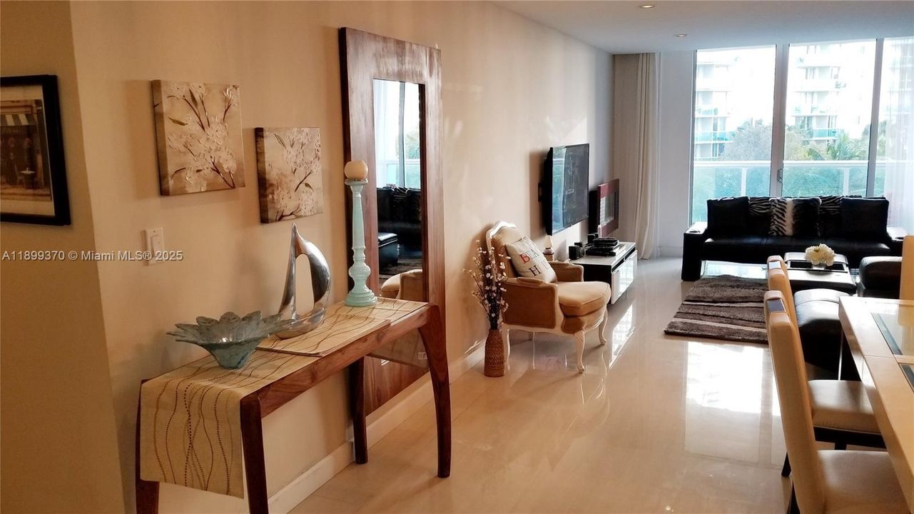 For Rent: $2,200 (1 beds, 1 baths, 1000 Square Feet)